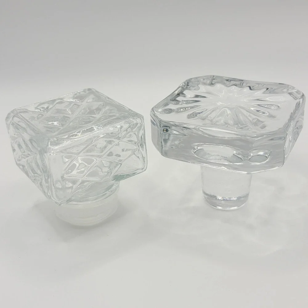 Unbranded VTG Decanter Stoppers Set 2 Clear Glass Quilted‎ Starburst Replacement
